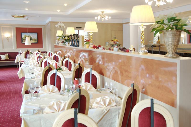 Hotel Amadeus Micheluzzi แซร์เฟาส์ ภายนอก รูปภาพ