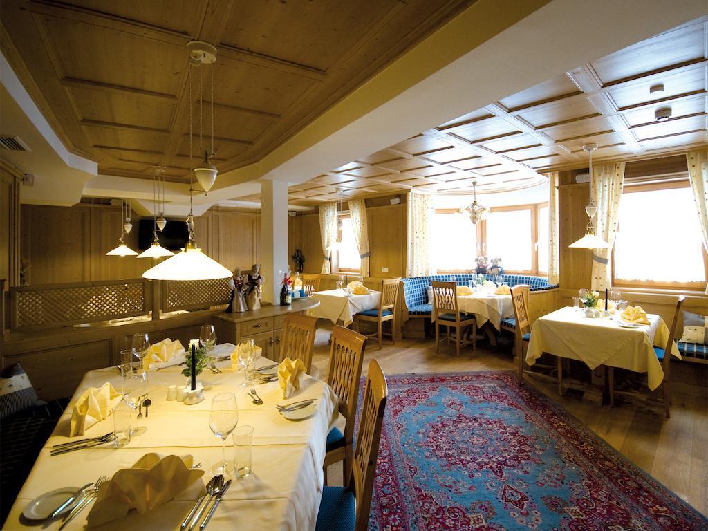 Hotel Amadeus Micheluzzi แซร์เฟาส์ ภายนอก รูปภาพ