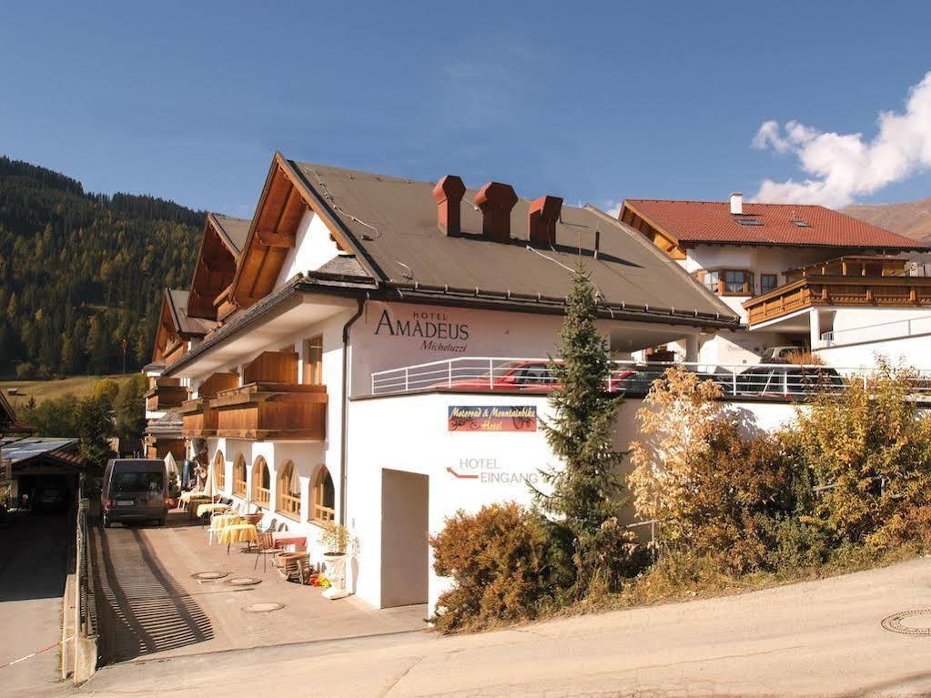 Hotel Amadeus Micheluzzi แซร์เฟาส์ ภายนอก รูปภาพ